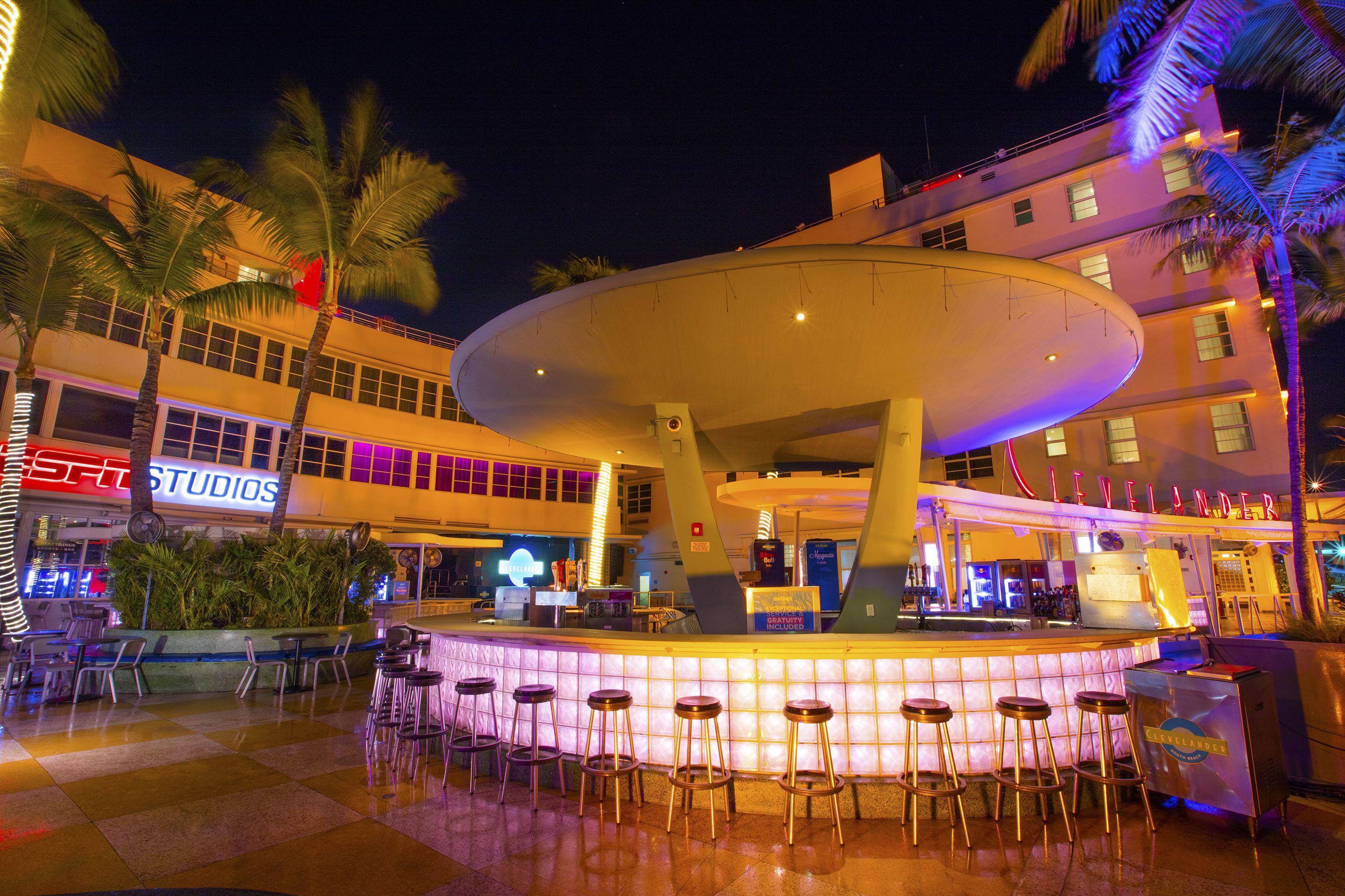 Clevelander Hotel Miami Beach | Adults-Only * Ocean Drive